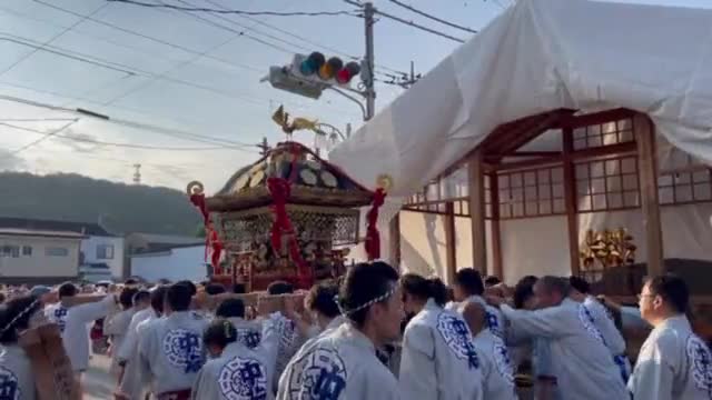還御出発の様子